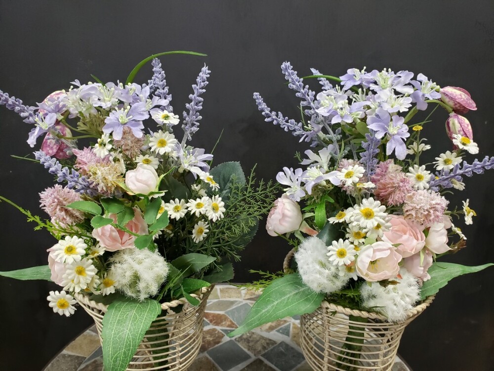 💐お仏壇と墓地のお供え花、造花です。