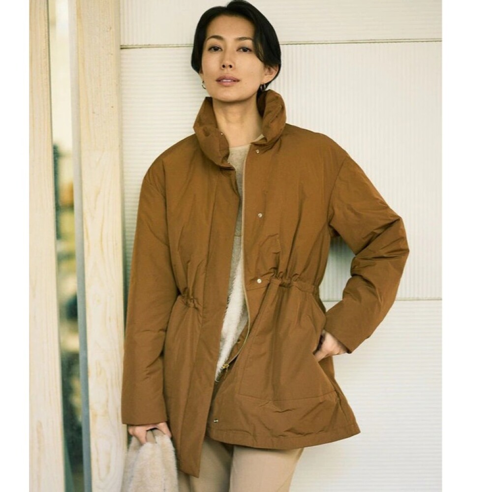 【自由区】ノーステッチデザインが上品見え◎スタンドカラーダウンコート