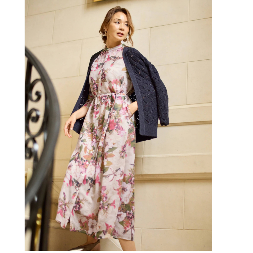 【自由区 】目を引くボタニカルプリントワンピース