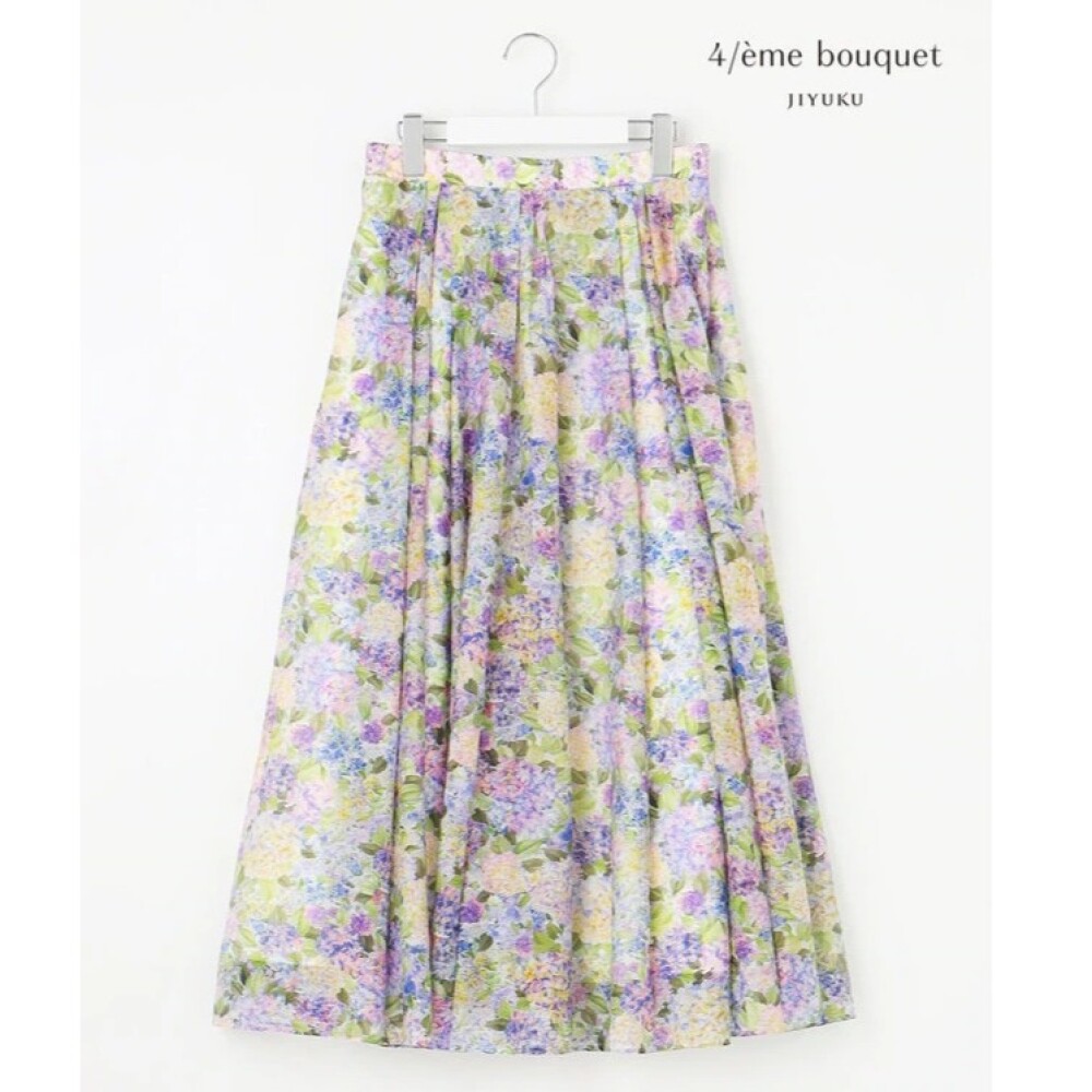 【カトリエムブーケ】繊細なタッチのフラワープリントスカート