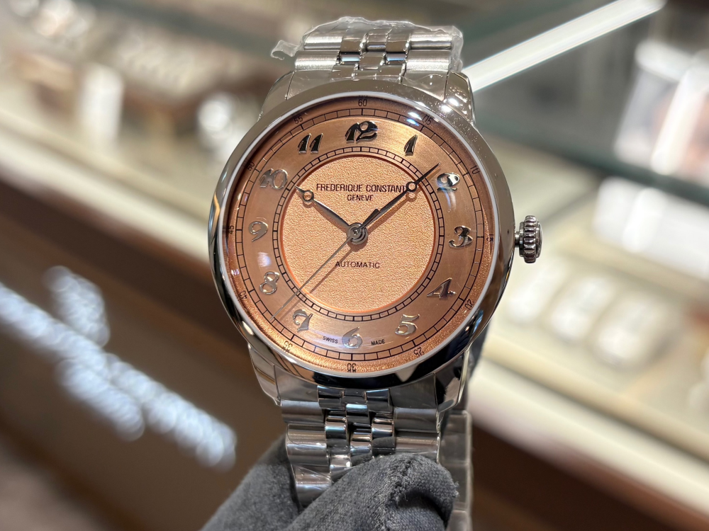 【FREDERIQUE CONSTANT】クラシックサーモンピンクが見逃せないっ🐟【フレデリックコンスタント】FC-301SAL3B6B