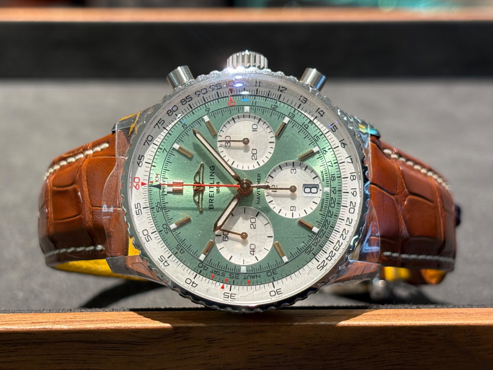 【BREITLING】ファッショナブルなあなたへ【ブライトリング】AB0139211L1P1