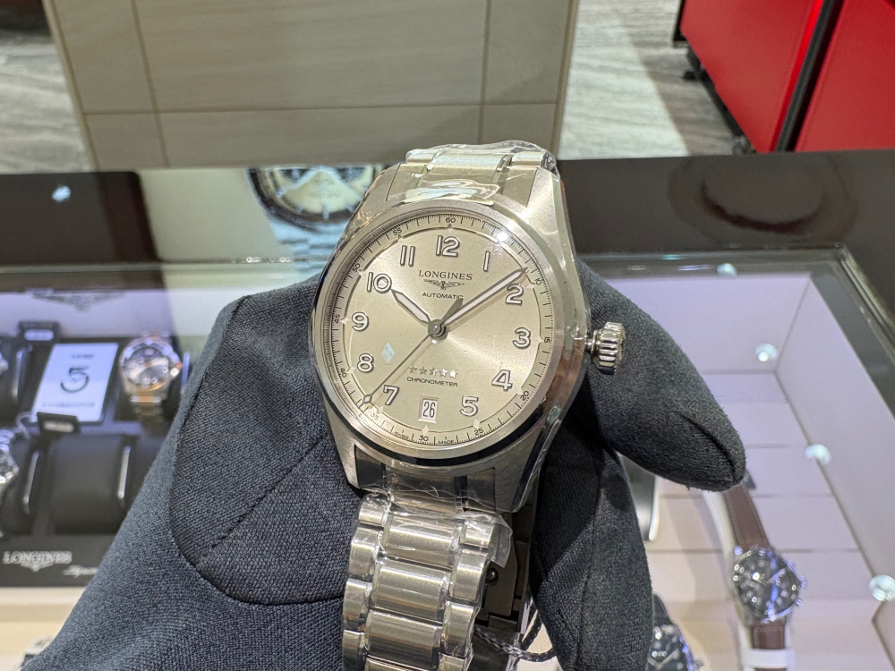 【 LONGINES】レトロなシャンパンカラー🥂【ロンジン】L34104636