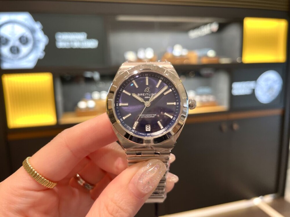 【BREITLING】青なのに紫？【ブライトリング】A10320101C1A1