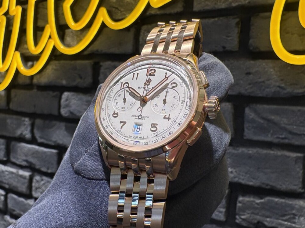 【BREITLING】新年はゴールドモデルで景気良く！🎍✨【ブライトリング】RB0145371G1R1