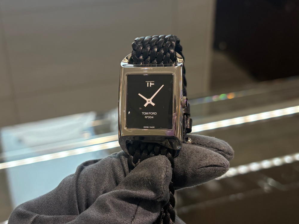 【TOM FORD】2針もかなりおしゃれ！【トムフォード】TF0120256687