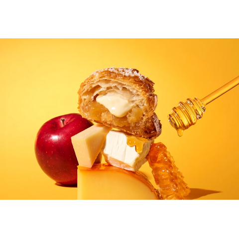 復刻】焼きたて濃厚アップルパイ 3種のチーズ&はちみつ🍯🐝 | BAKE the