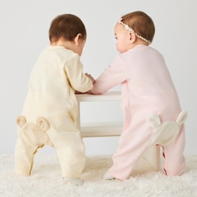 後ろ姿が愛らしい❤️カバーオール🐰🐻