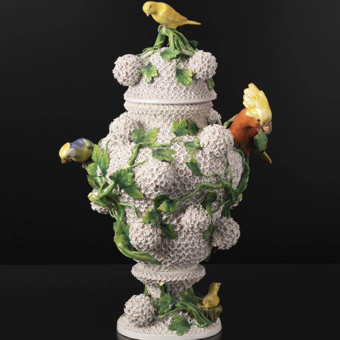 開催中♪♪西洋アンティーク展～オールドバカラとアンティークマイセン陶磁器～【6月16日(火)まで】
