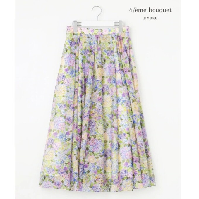 【カトリエムブーケ】繊細なタッチのフラワープリントスカート