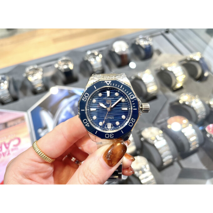 【TAGHeuer】爽やかブルーを纏って【タグ・ホイヤー】WBP231B.BA0618