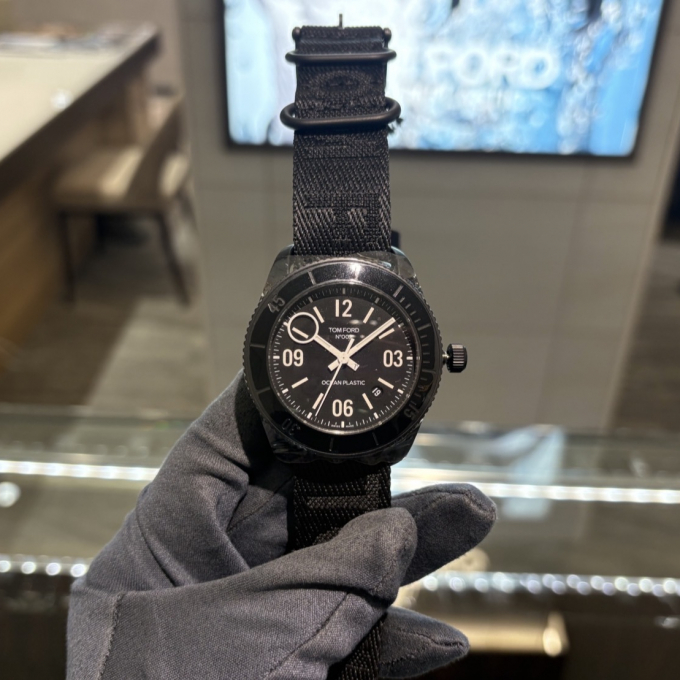 【TOMFORD】研ぎ澄まされたブラックをあなたに！【トムフォード】TFT002031