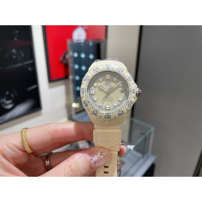 【TAGHeuer】ホワイトソーラーで光と注目を集めろ！【タグ・ホイヤー】WBY1164.FT8114