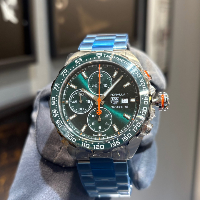 TAG Heuer 自動巻き時計 クロノ、土日値下げ！ タグ・ホイヤー】が2023年の干支“ウサギ”をモチーフとする限定クロノ