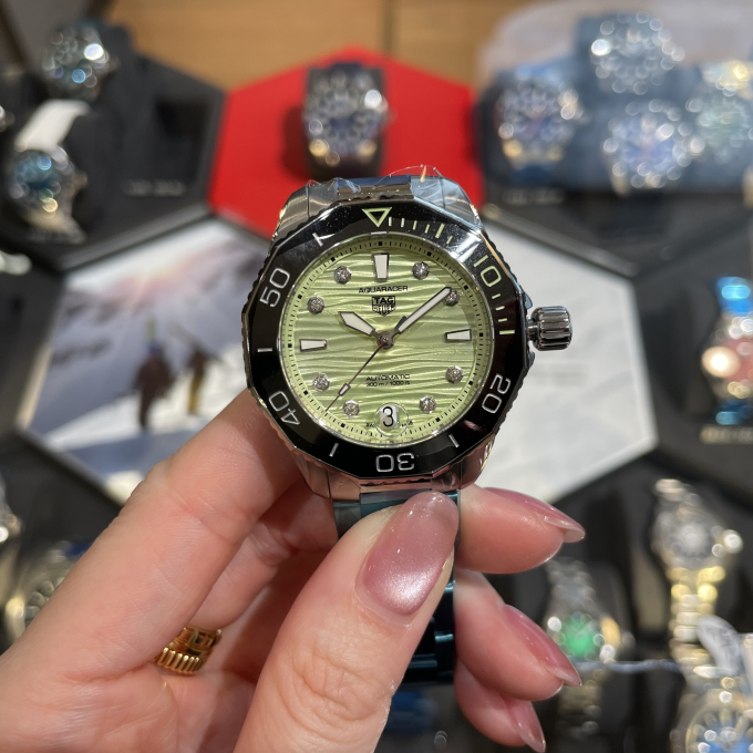 【TAGHeuer】新色爽やかカラーのアクアレーサー！【タグ・ホイヤー】WBP231L.BA0618