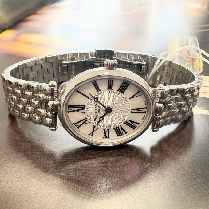 【FREDERIQUE CONSTANT】レトロでなめらかな曲線美【フレデリックコンスタント】FC-200MPW2V6B