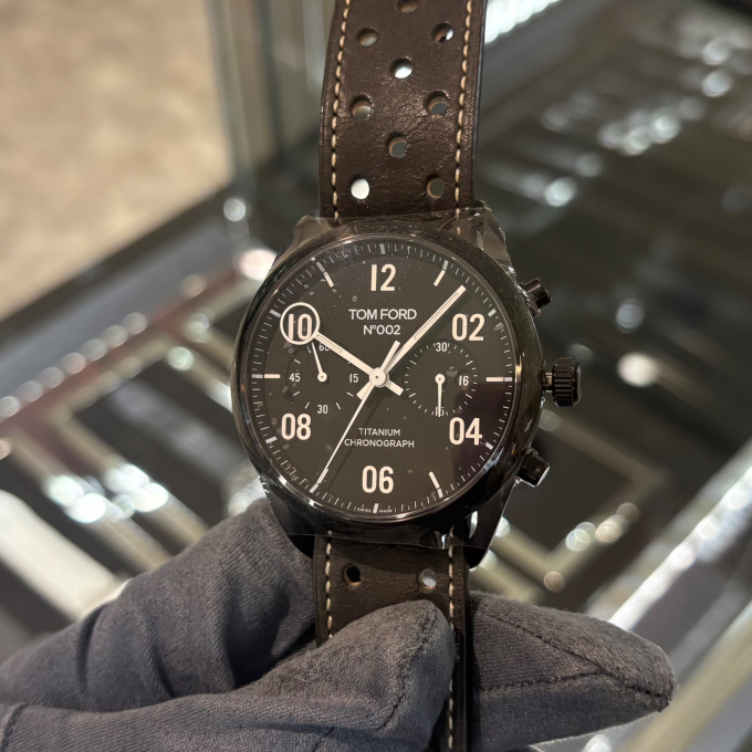 【TOM FORD】チタン×クロノグラフ【トムフォード】TF0120256682