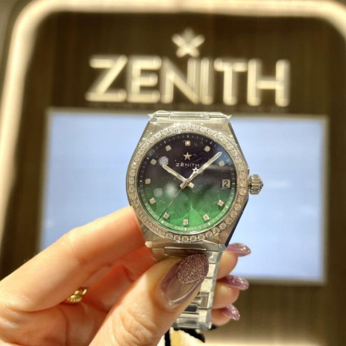 【ZENITH】グラデーションが目を惹く！【ゼニス】16.9200.670/34.MI001