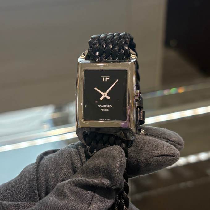 【TOM FORD】2針もかなりおしゃれ！【トムフォード】TF0120256687