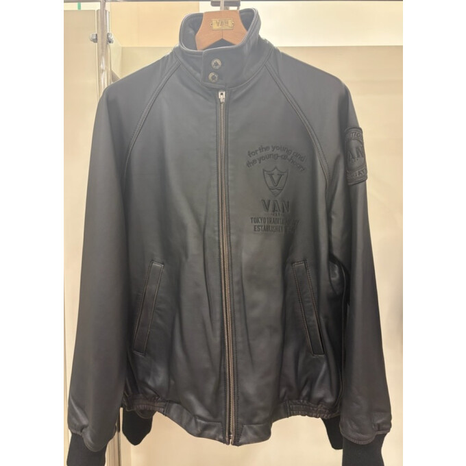 レザースウィングトップ発売