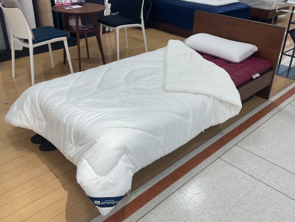 [新品.未使用] エアウィーブ掛け布団 ❇️一年を通じて使える掛け布団が新登場❇️ | エアウィーヴ | 大丸