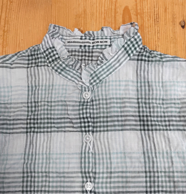 軽くて着やすいシャーリングチェックブラウス | マドモアゼル