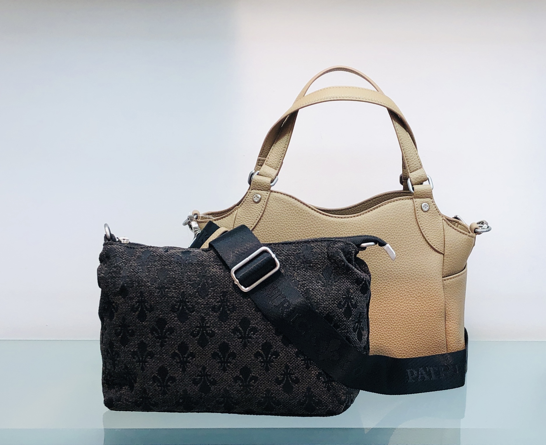 新品未使用パトリックコックス　ゴルフラウンドバック黒/シルバー春夏秋冬 楽天市場】【2024年秋冬モデル】 PATRICK COX ラウンドバッグ