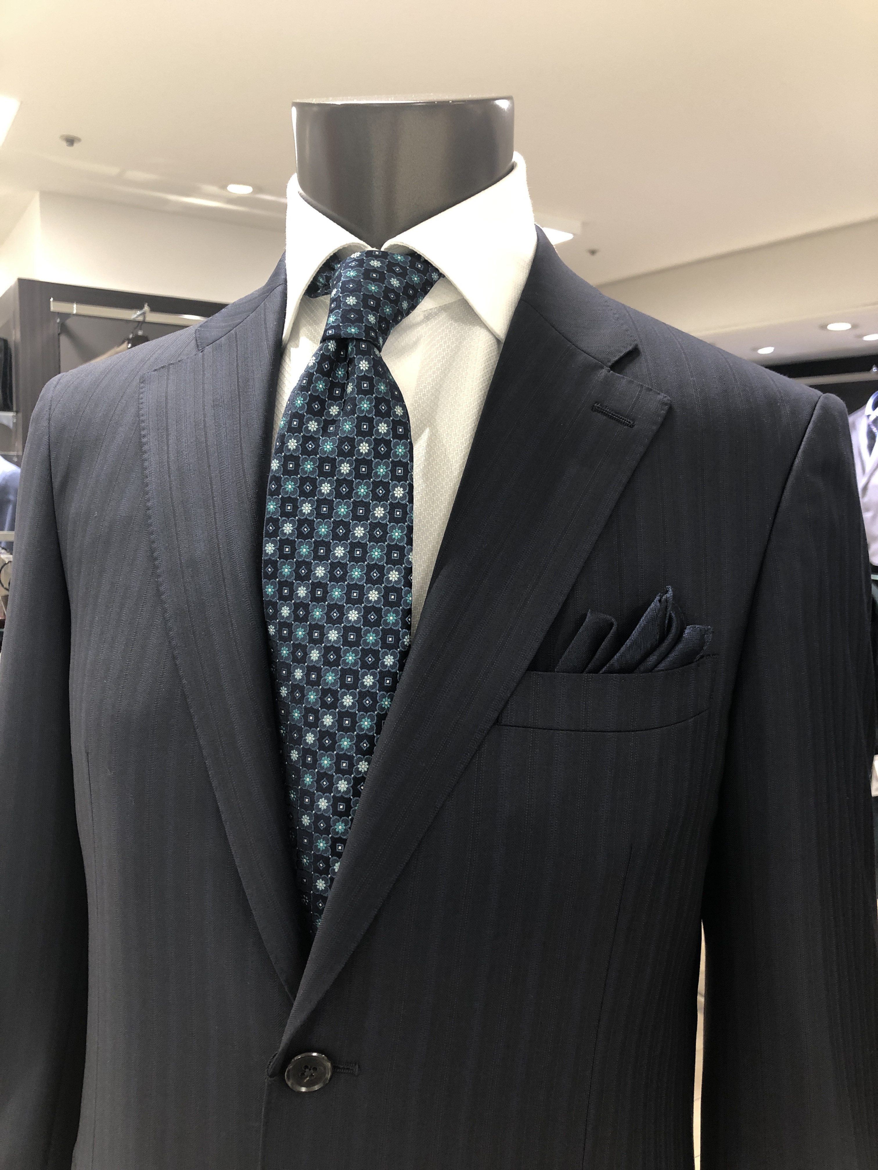 送料無料 百貨店 超高級オーダー】定価28万松坂屋別注Gieves Hawkesグレー & スーツ