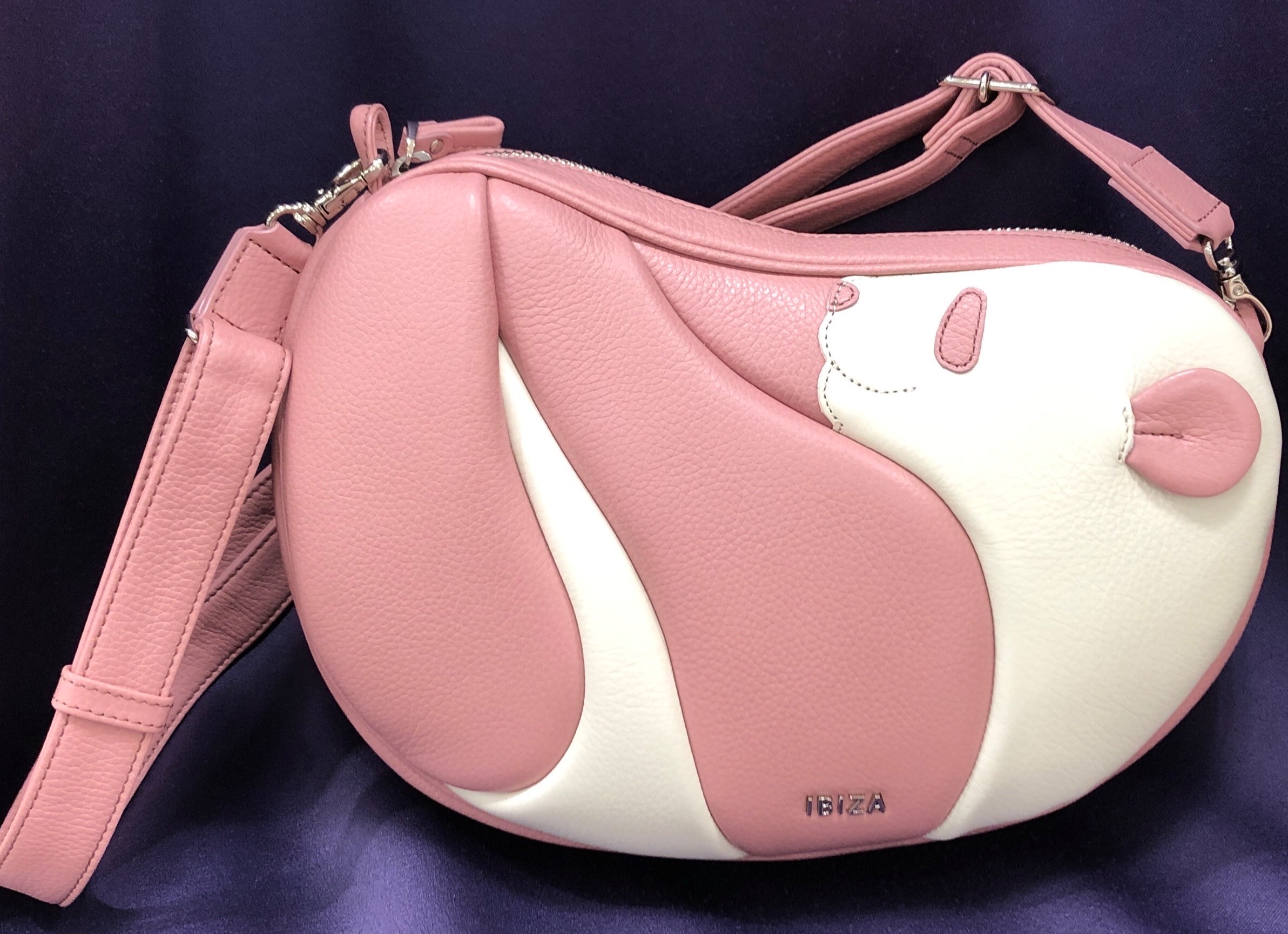 【美品】　IBIZA　イビサ　ショルダーバッグ　花柄　レザー　ピンク　斜め掛け◎ イビサ〉🌸桜ピンク色のパンダレザーショルダー🌸 | イビサ | 松坂屋