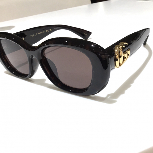 日差しに負けないデザインサングラス ｜GUCCI グッチ | オグラ