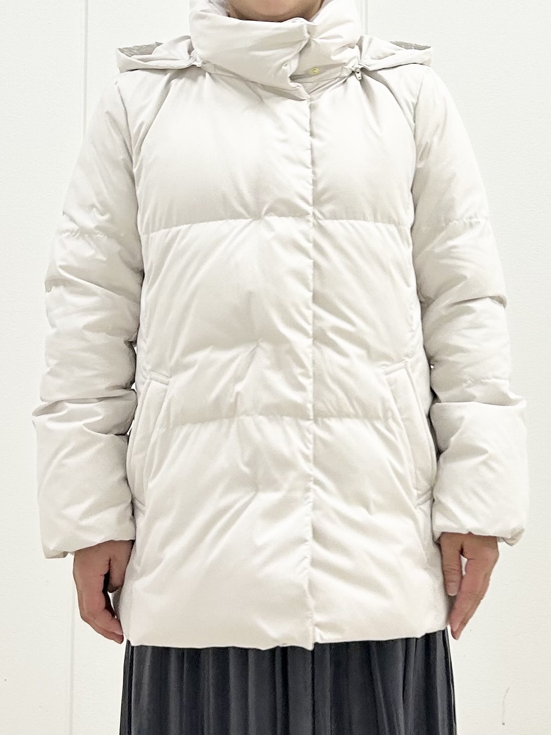 6F J.PRESS LADIES】アイボリーのショートダウンで冬のコーデを