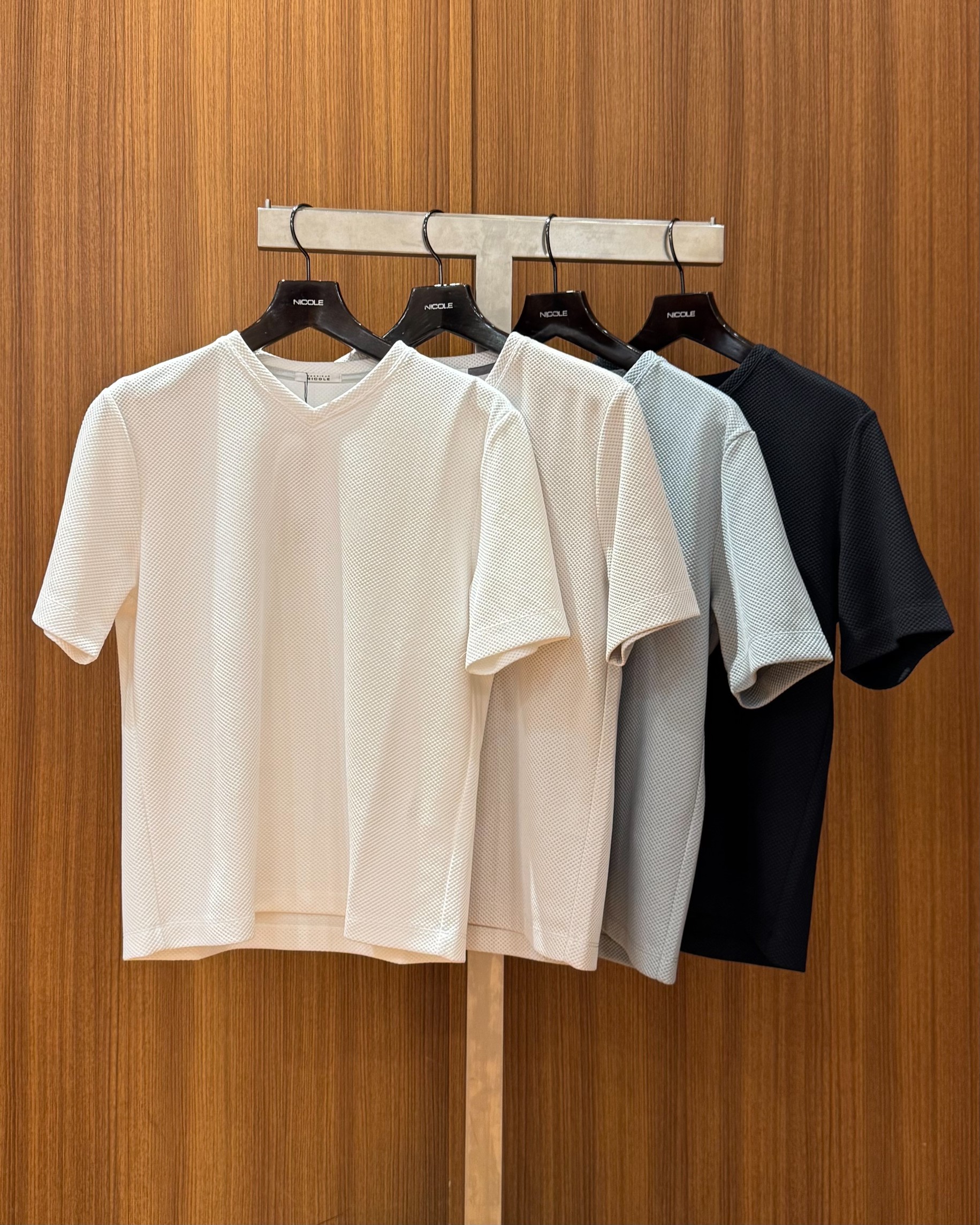 💡新定番V 💡× VネックTシャツ | ムッシュニコル キャナルドゥ