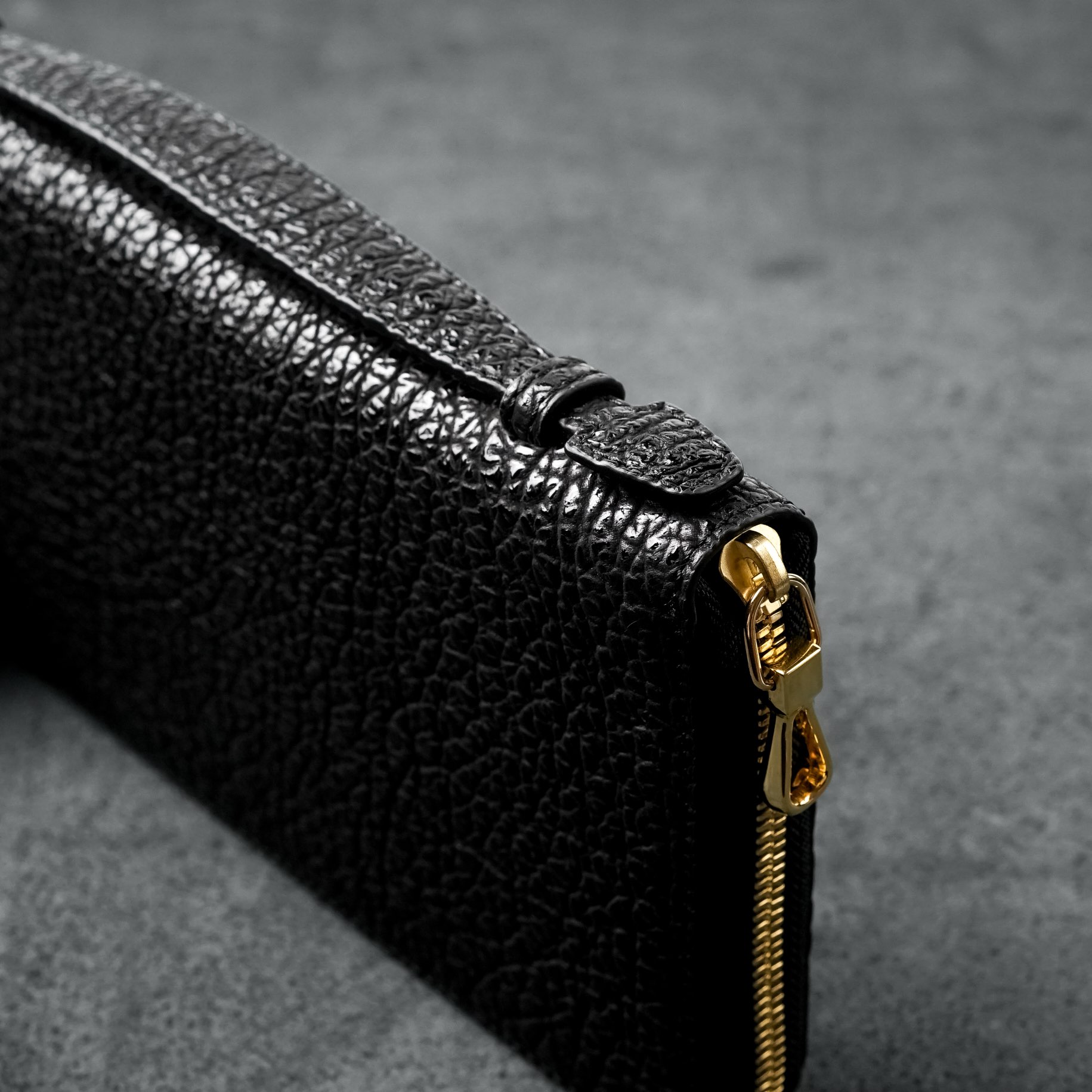 鮫革を使った、他に無い特別な財布 - vol.1 | KUBERA | 大丸梅田店公式 SHOP BLOG