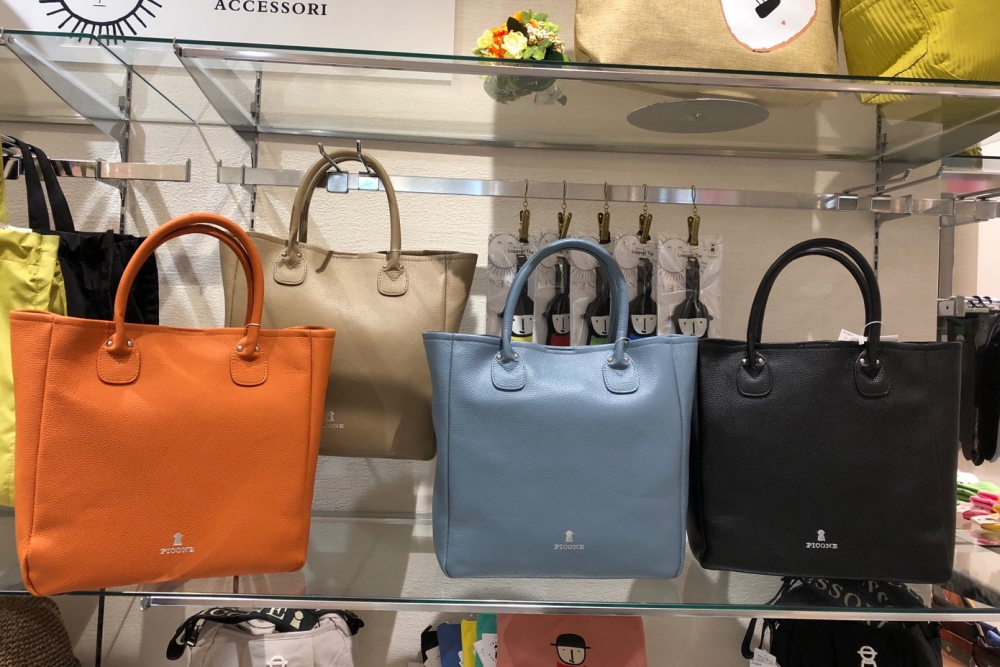 新作👜レザーバッグ