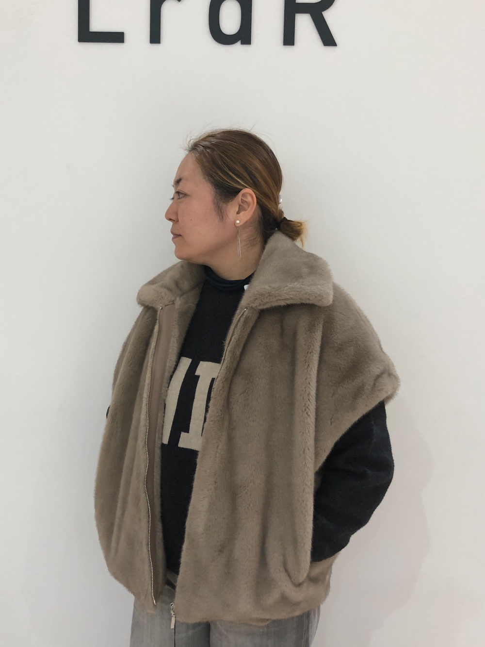 フェイクファーベスト