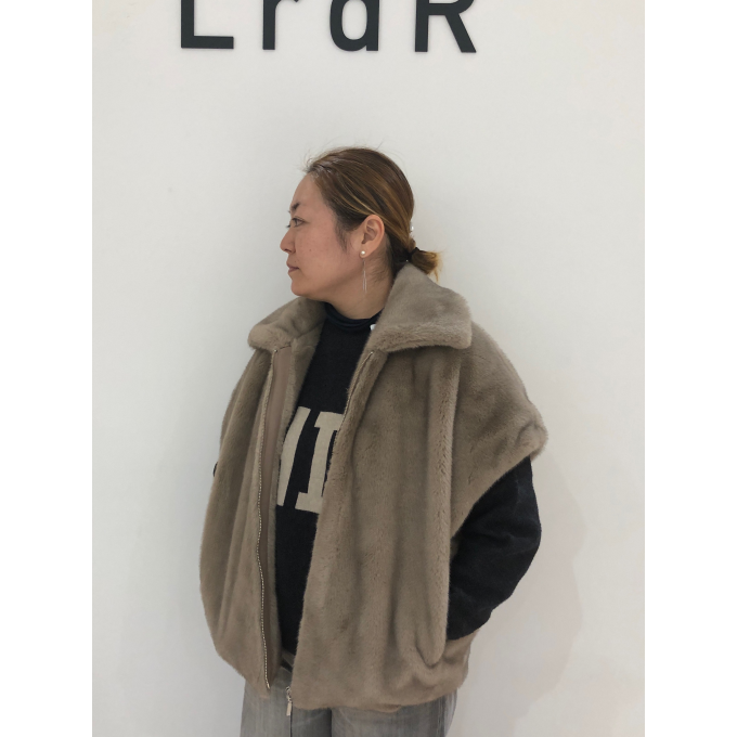 フェイクファーベスト