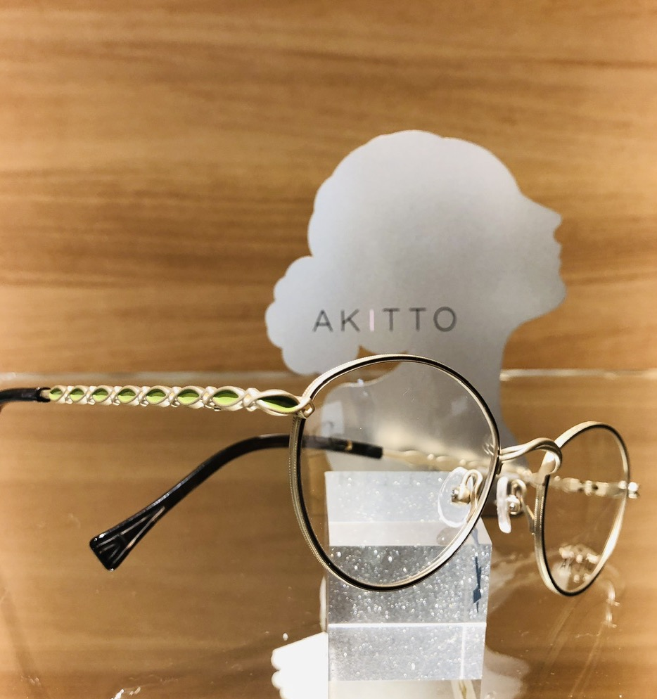 アクセサリーメガネ　アキット