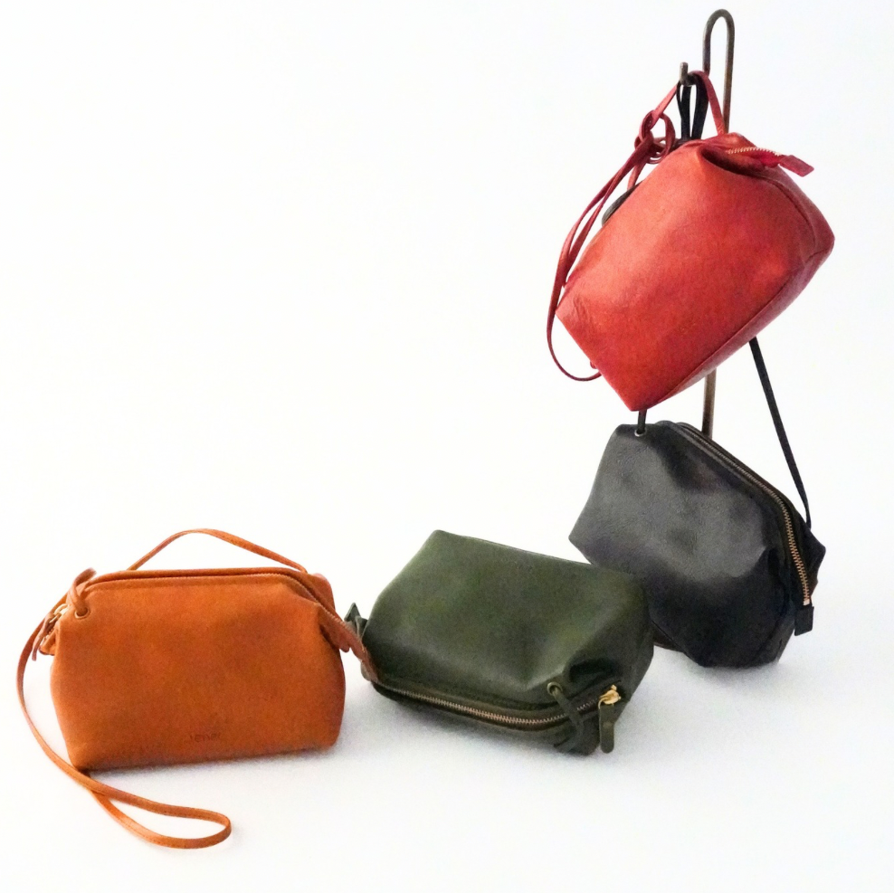 コロンとした形が可愛いショルダーバッグ