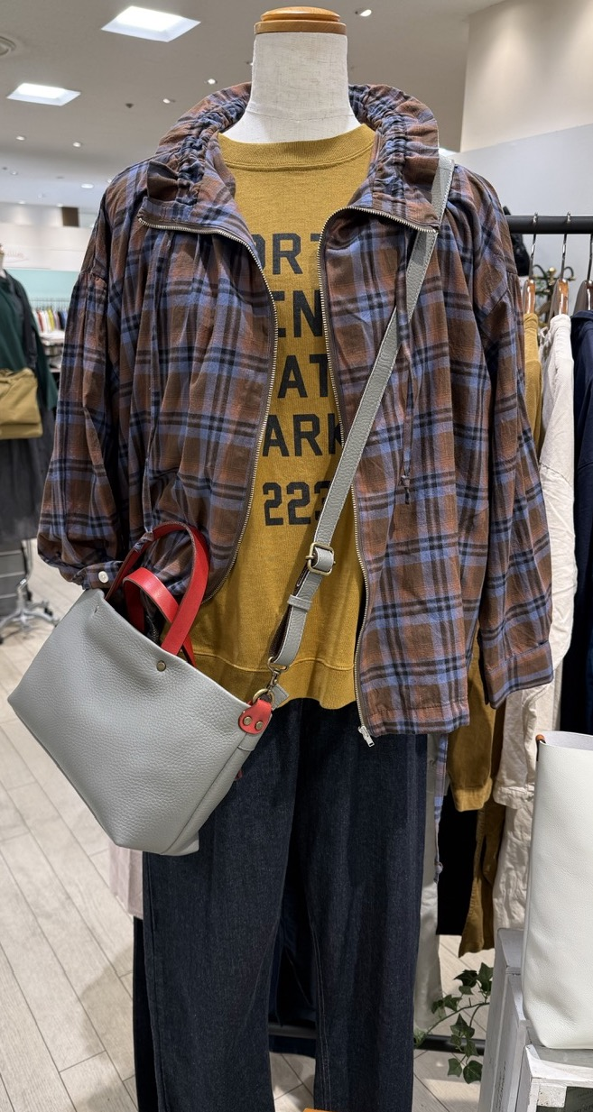 秋物たくさん入荷してます🍂