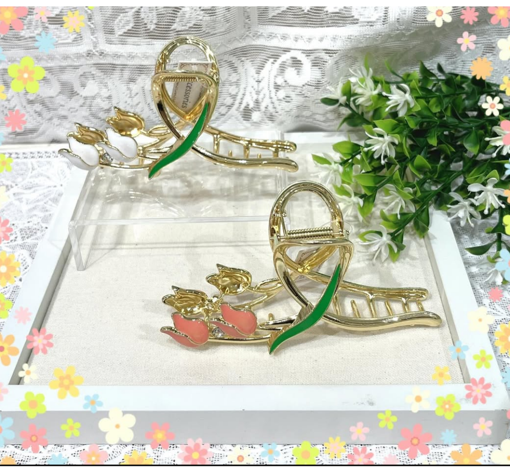 ✨今の季節におすすめ✨　🌷新入荷フラワーバンスクリップ🌷