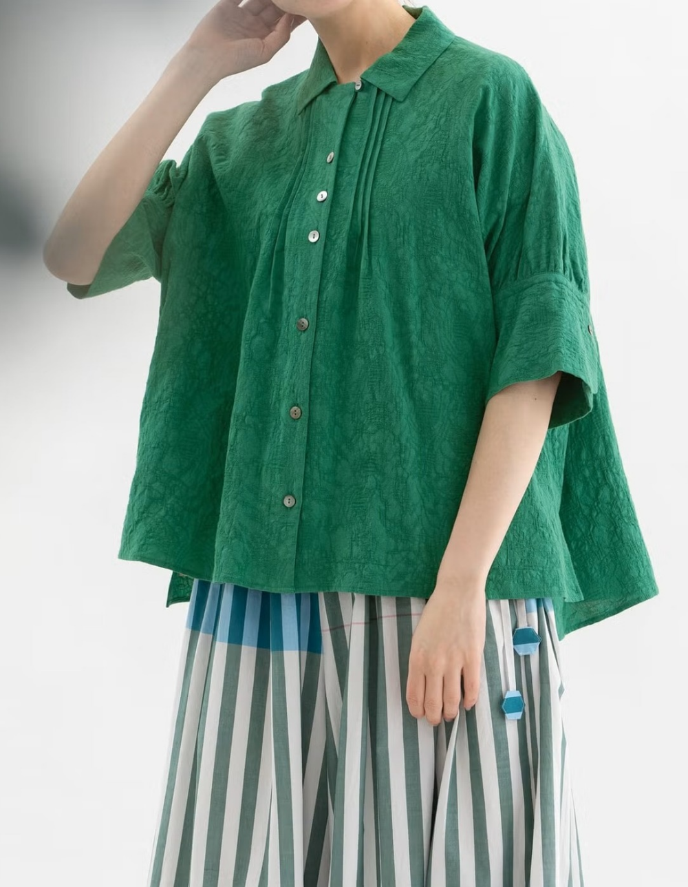 【2Fノップドゥノッド】母の日のギフトに◎フラワー柄のジャガードシャツ