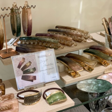 簡単にかわいくアレンジ出来るヘアアクセサリー | komonoto | 松坂屋