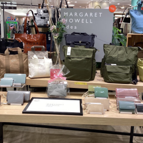 マーガレットハウエル　サックスブルーのタックスカート未着用 Margaret HOWELL ウール混タックスカート Lサイズ 58562 - メルカリ