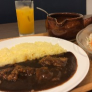 今人気、黒毛和牛のスジカレー