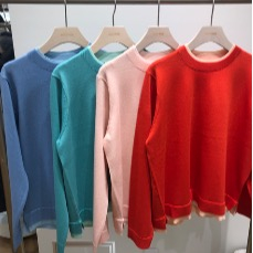 春ニットのご紹介です