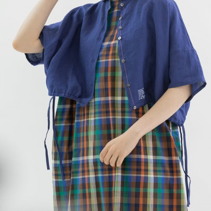 【2Fノップドゥノッド】小さな襟のクロップドシャツ