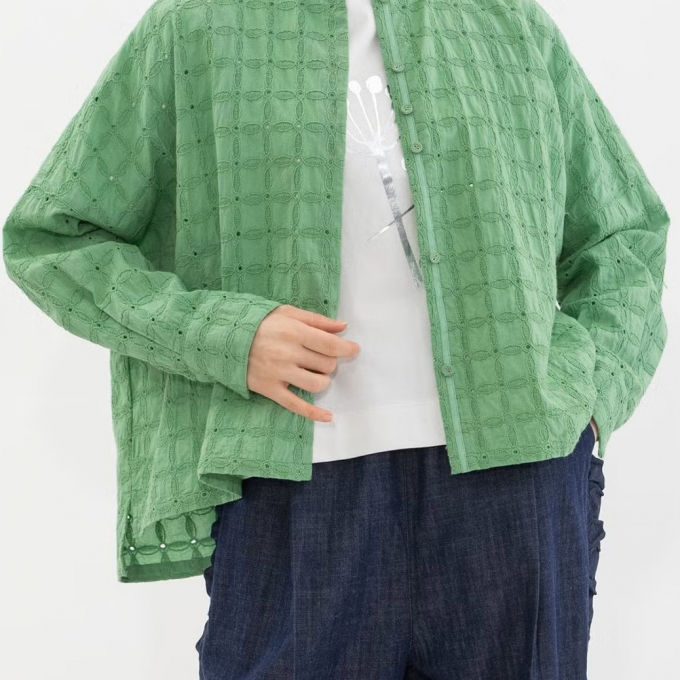 【2Fノップドゥノッド】やさしいレースのスタンドカラーシャツ