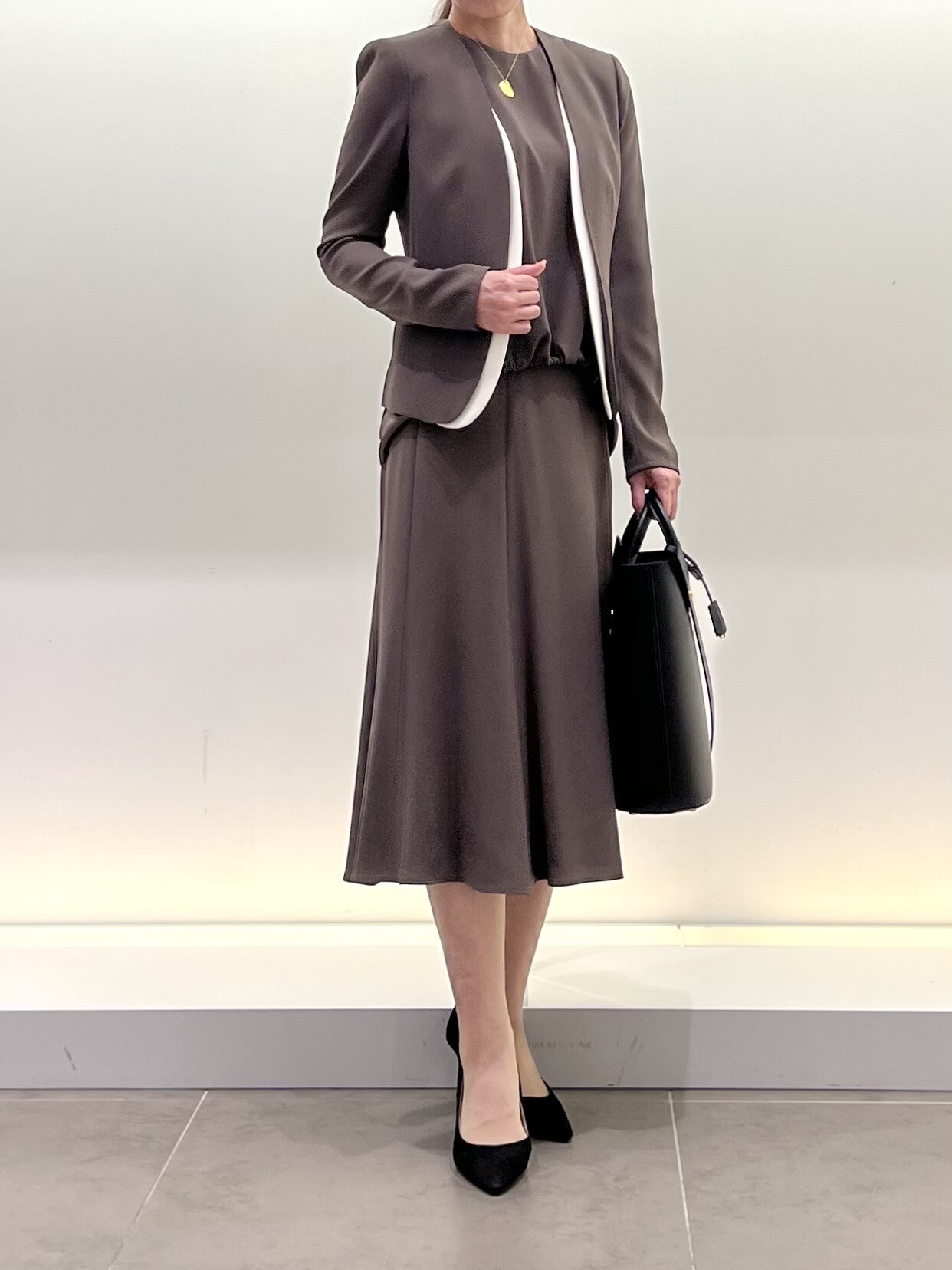 BEIGE，