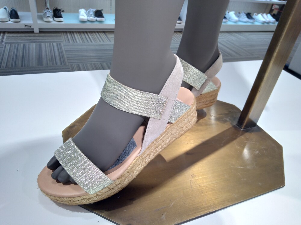 Gaimo ガイモ のサンダル特集 婦人靴 Topics 大丸東京店公式 Shop Blog