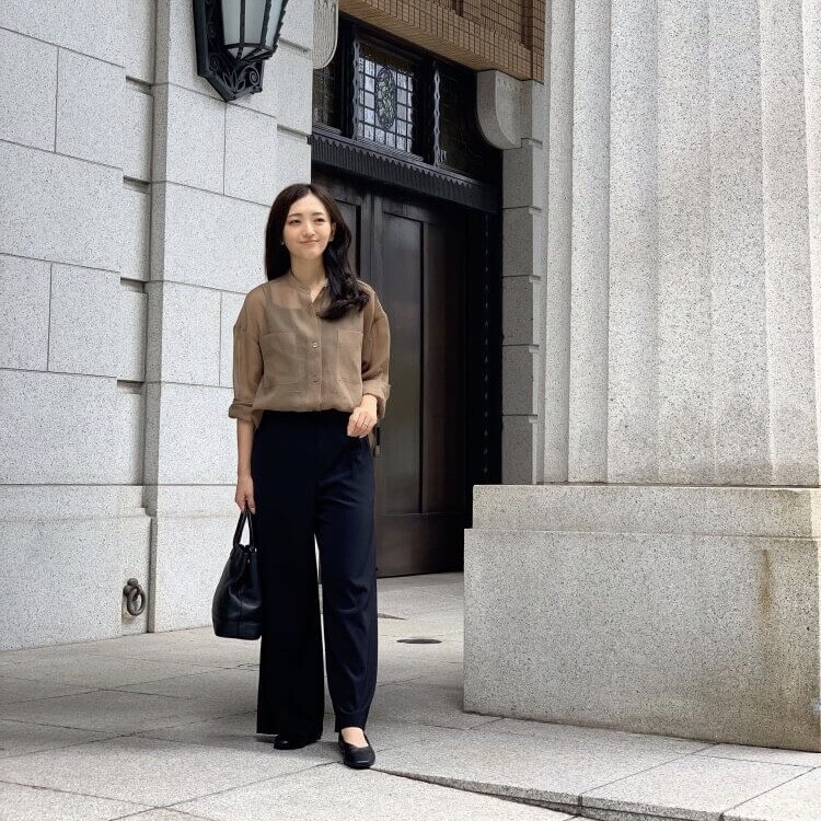 透け感でオシャレ度upな秋のシャツ パンツコーディネート ｍ プルミエ 大丸東京店公式 Shop Blog